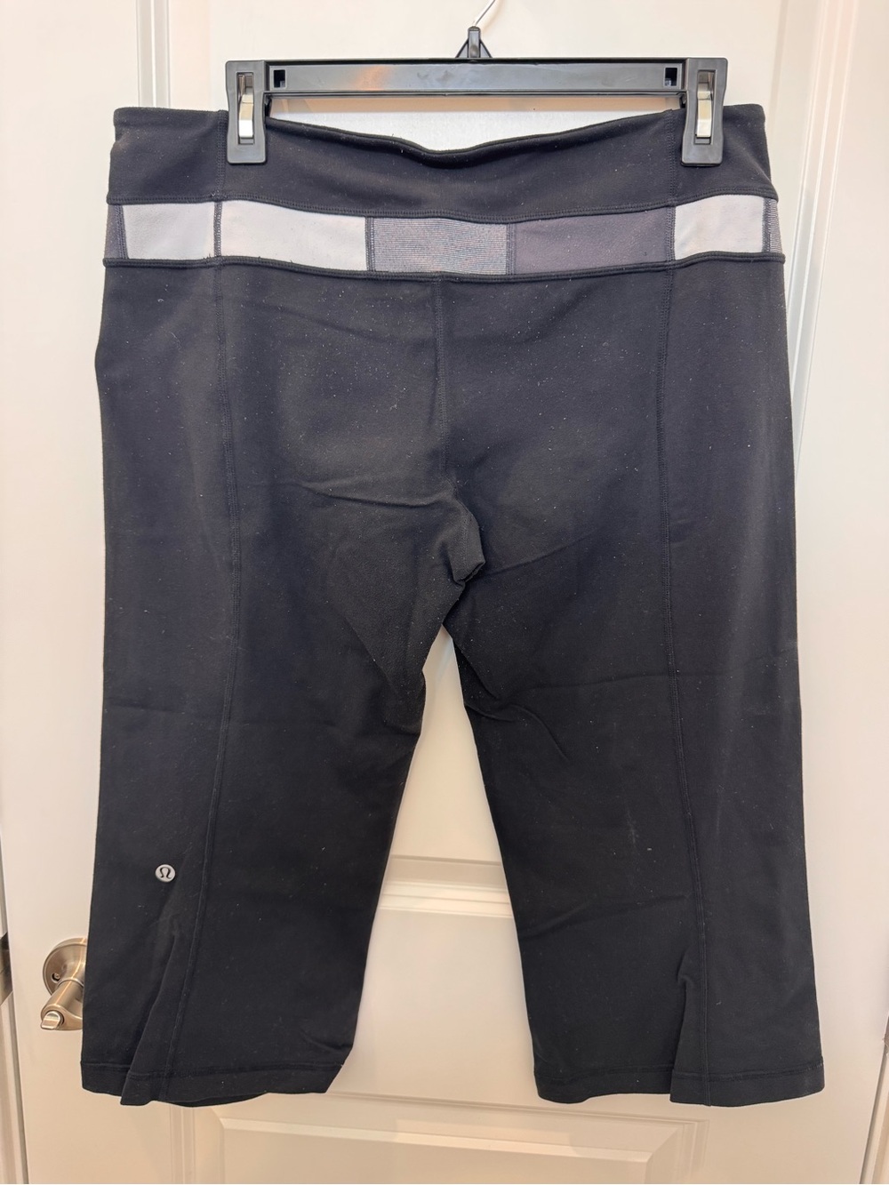 lululemon athletica Black Cropped Active Capris with Gray Waistband Panels